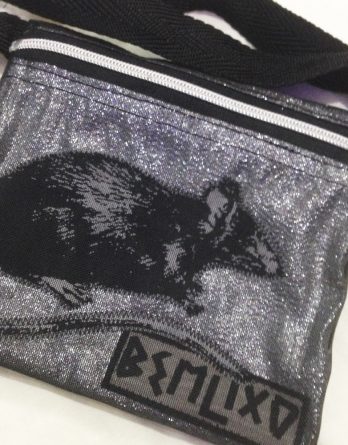 Pochete com rato
